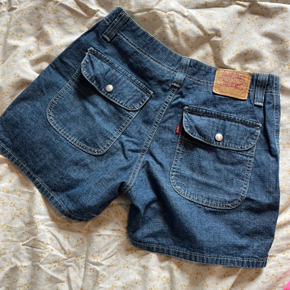 Vintage Y2K Levi’s Shorts White Stitching